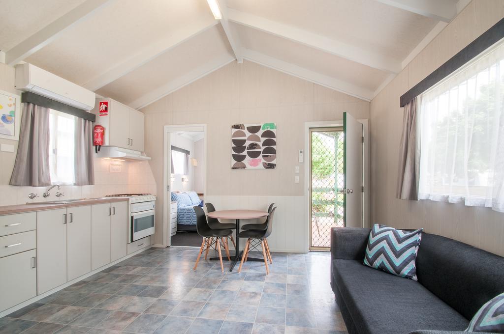 Warragul Gardens Holiday Park Bagian luar foto
