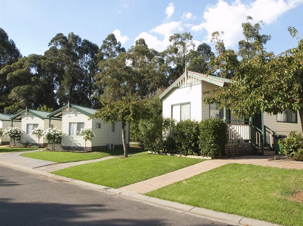 Warragul Gardens Holiday Park Bagian luar foto