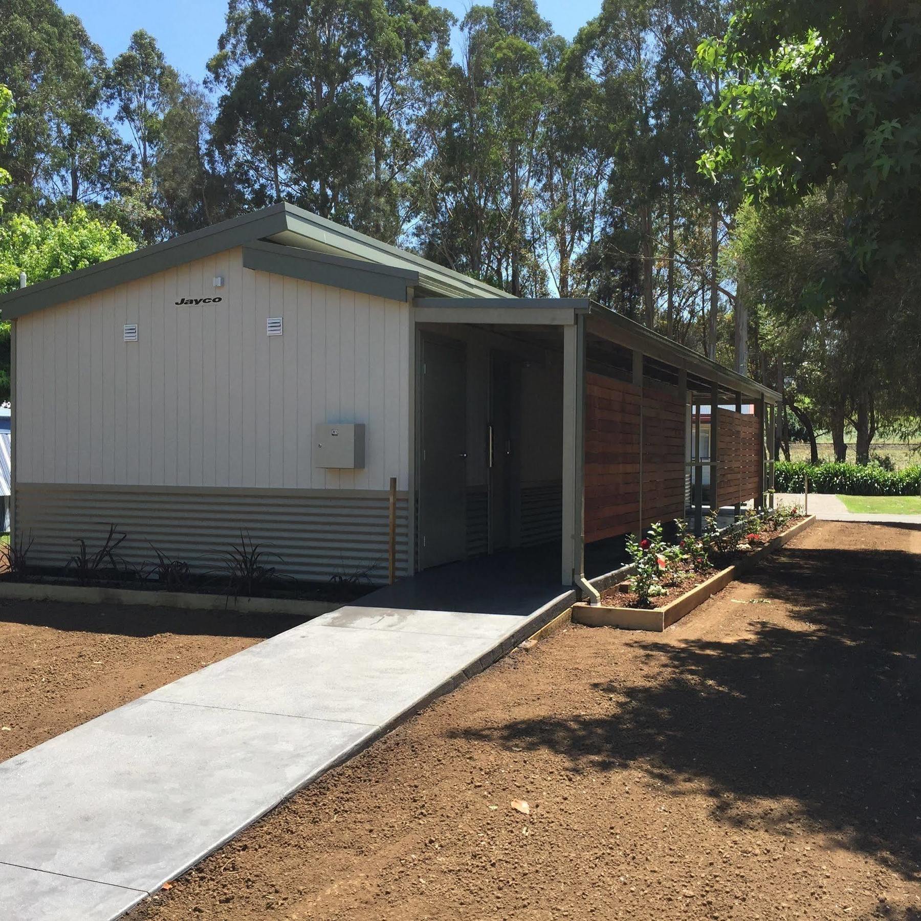 Warragul Gardens Holiday Park Bagian luar foto