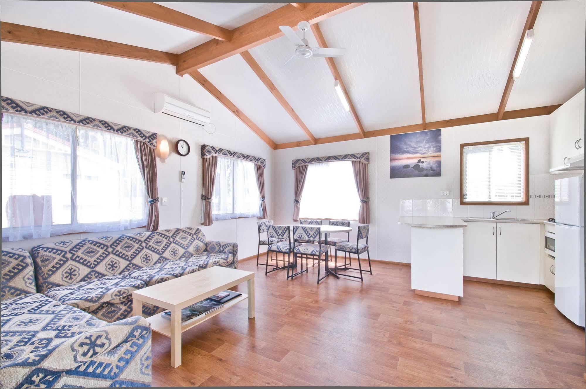 Warragul Gardens Holiday Park Bagian luar foto