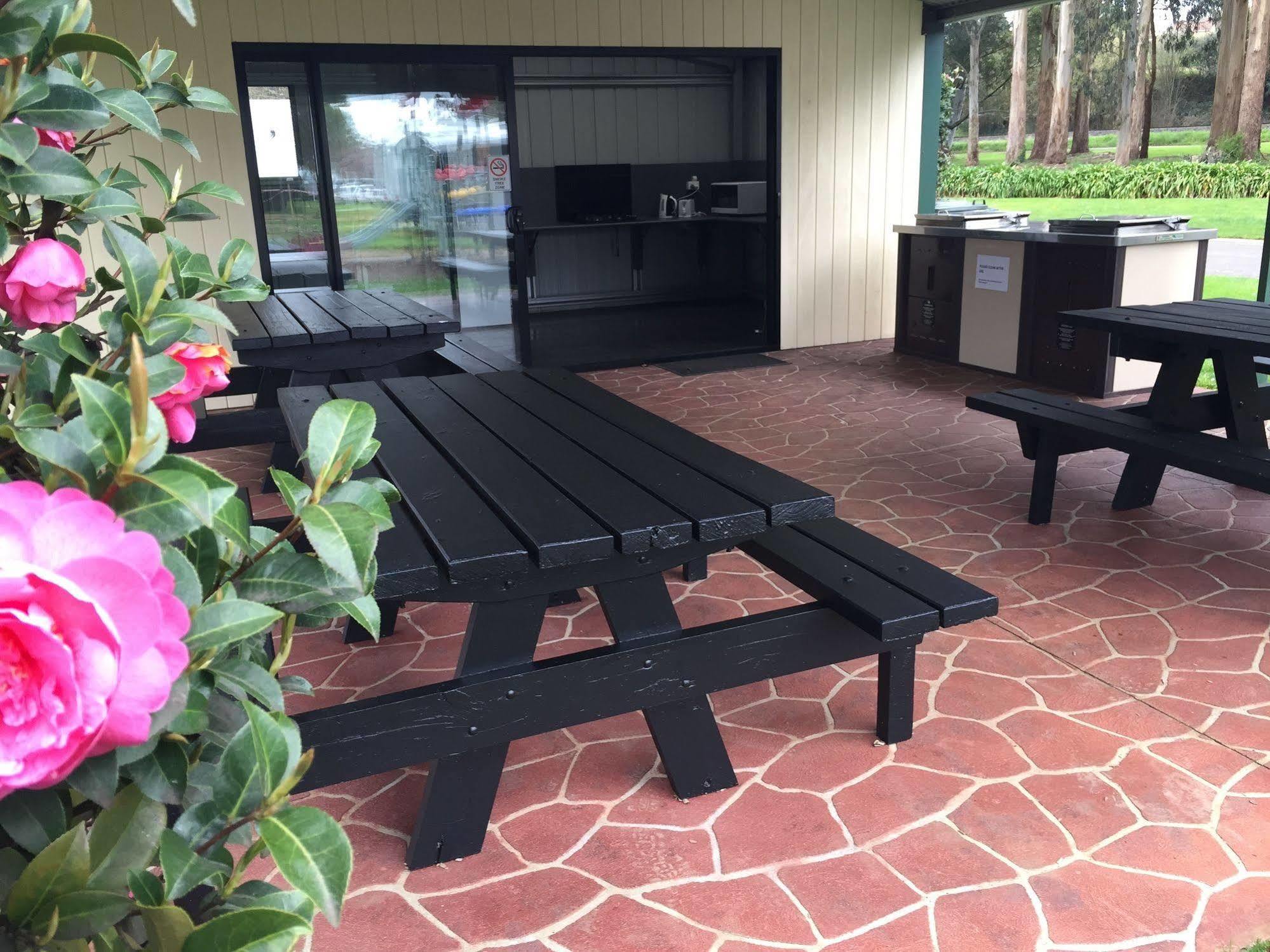 Warragul Gardens Holiday Park Bagian luar foto
